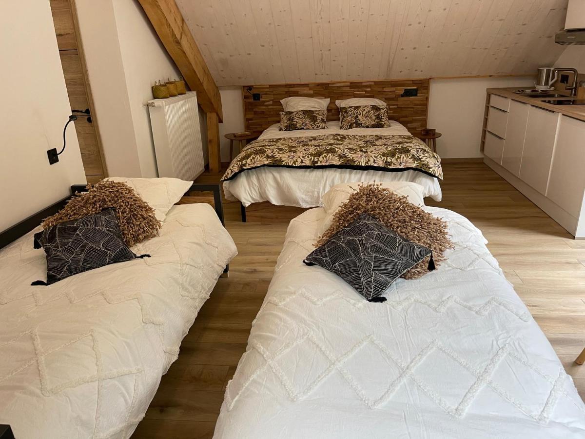 Chambres D'Hotes Les Chambres D'Elsa Albiez Montrond Bagian luar foto