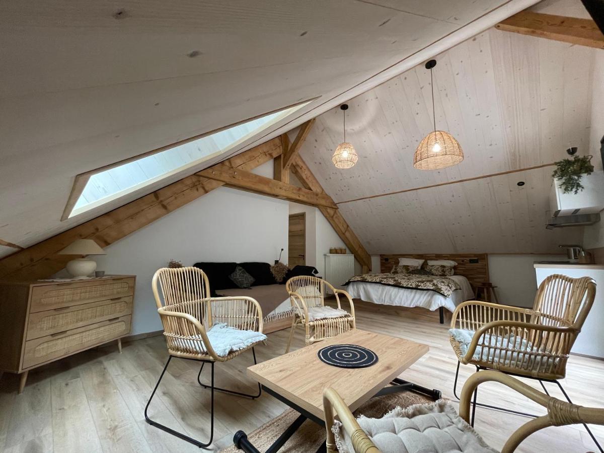 Chambres D'Hotes Les Chambres D'Elsa Albiez Montrond Bagian luar foto