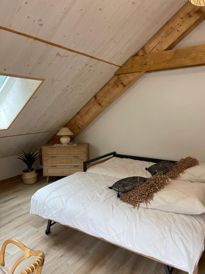 Chambres D'Hotes Les Chambres D'Elsa Albiez Montrond Bagian luar foto