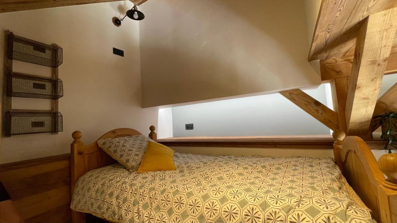 Chambres D'Hotes Les Chambres D'Elsa Albiez Montrond Bagian luar foto